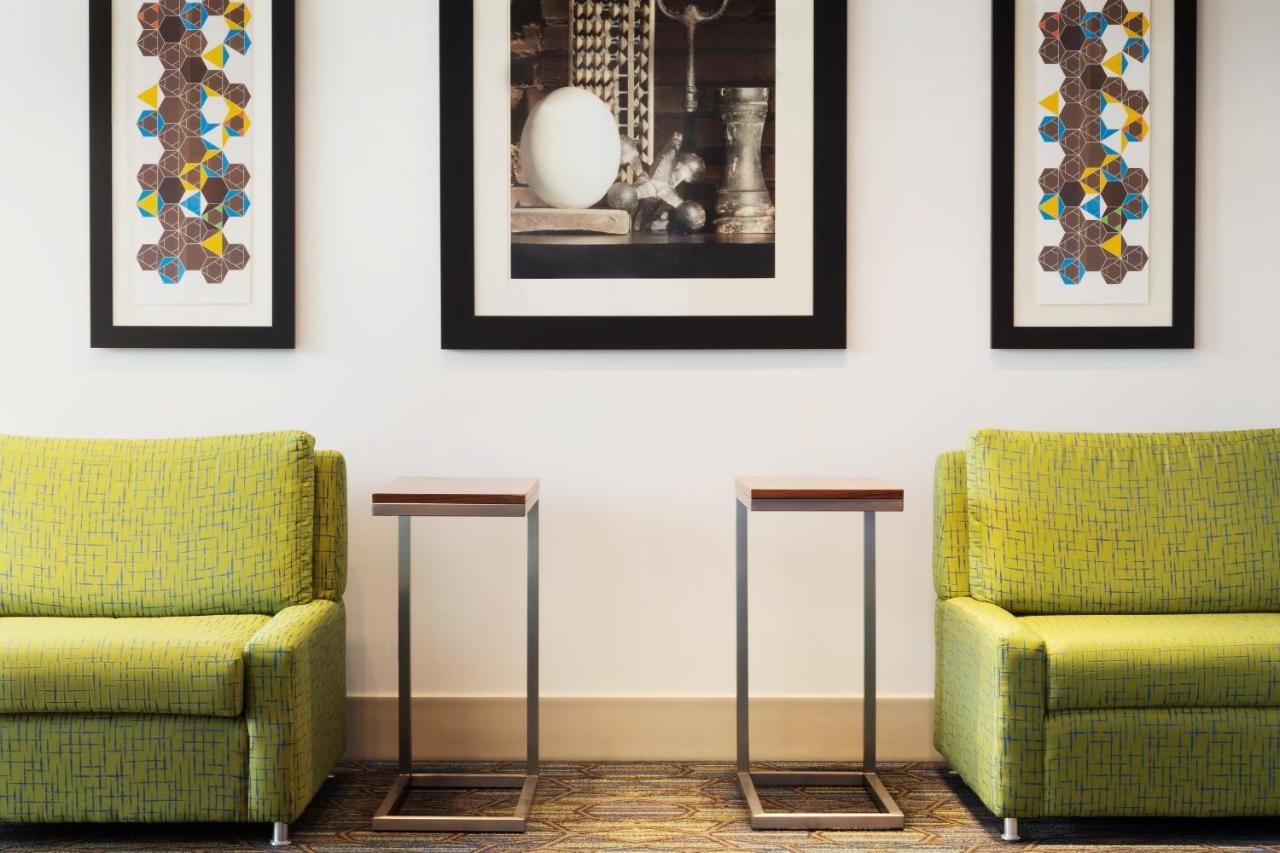 Holiday Inn Express & Suites - Milwaukee West Allis By Ihg מראה חיצוני תמונה