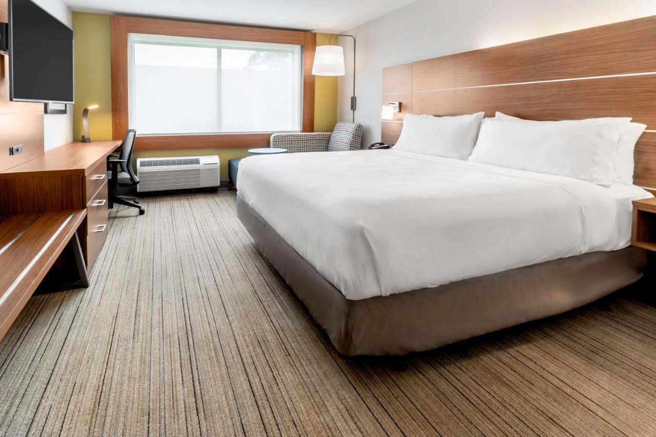 Holiday Inn Express & Suites - Milwaukee West Allis By Ihg מראה חיצוני תמונה