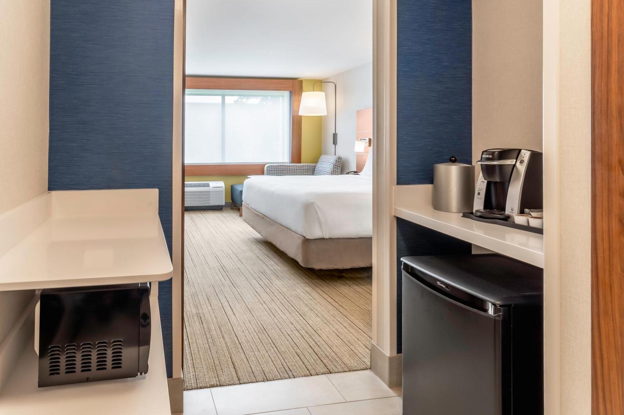 Holiday Inn Express & Suites - Milwaukee West Allis By Ihg מראה חיצוני תמונה