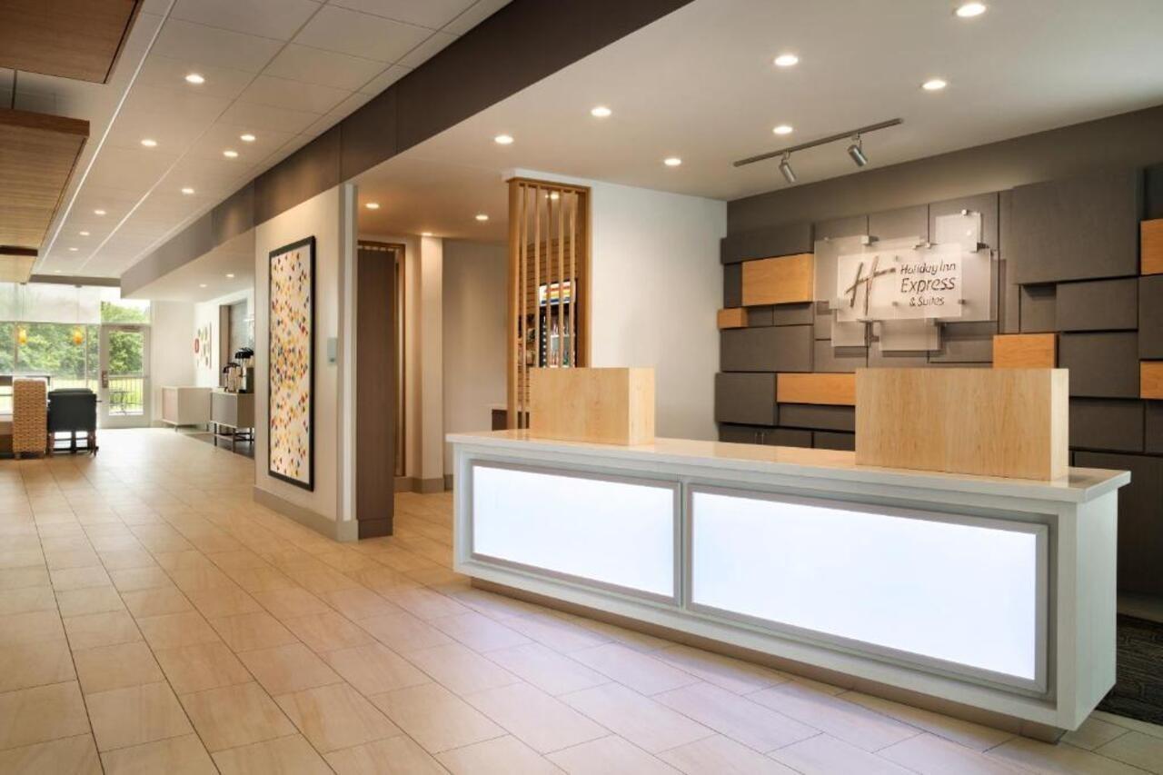Holiday Inn Express & Suites - Milwaukee West Allis By Ihg מראה חיצוני תמונה